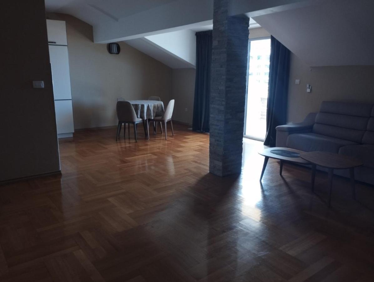 The Old Town Terrace Apartments 부드바 외부 사진