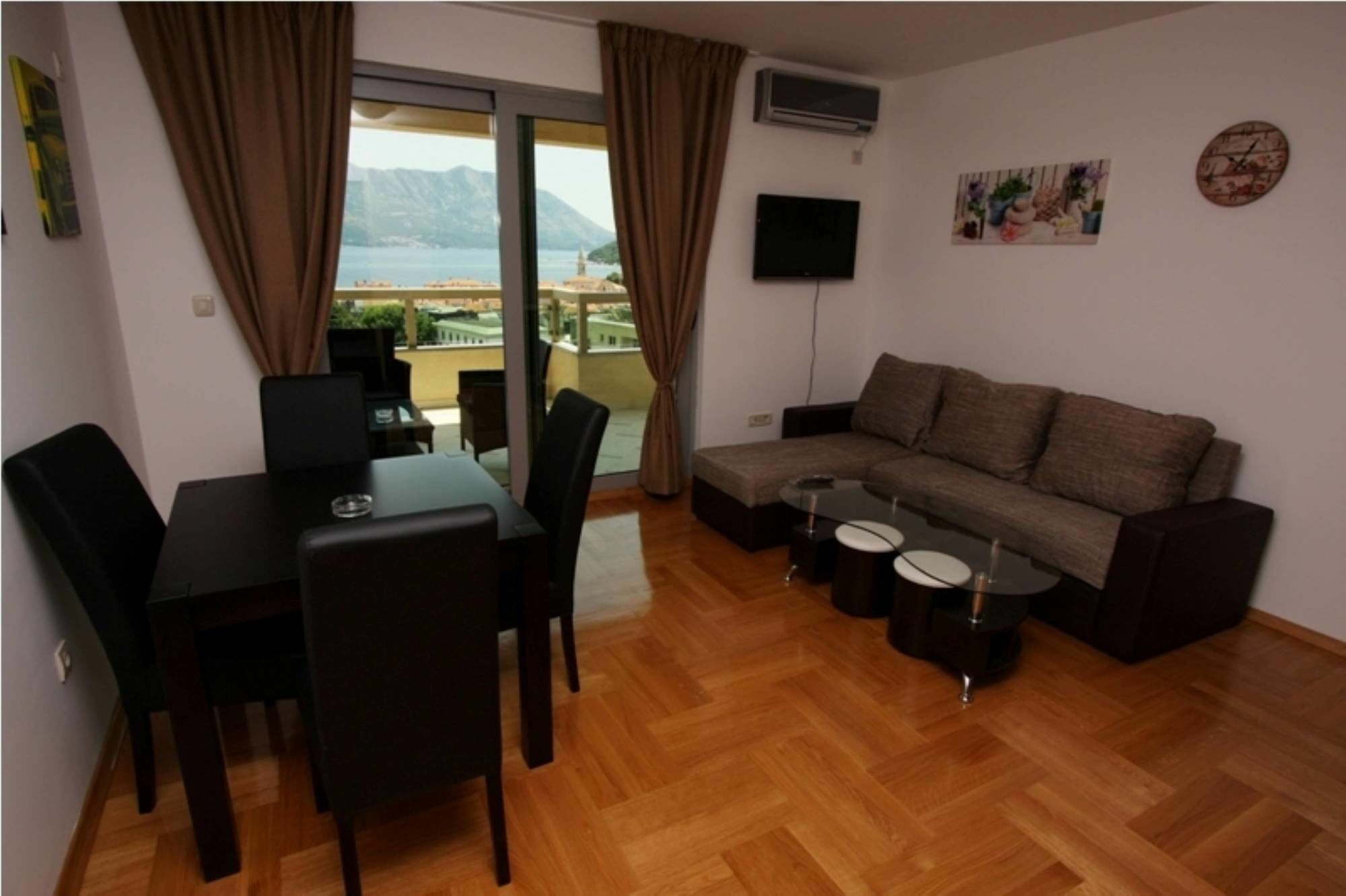 The Old Town Terrace Apartments 부드바 외부 사진