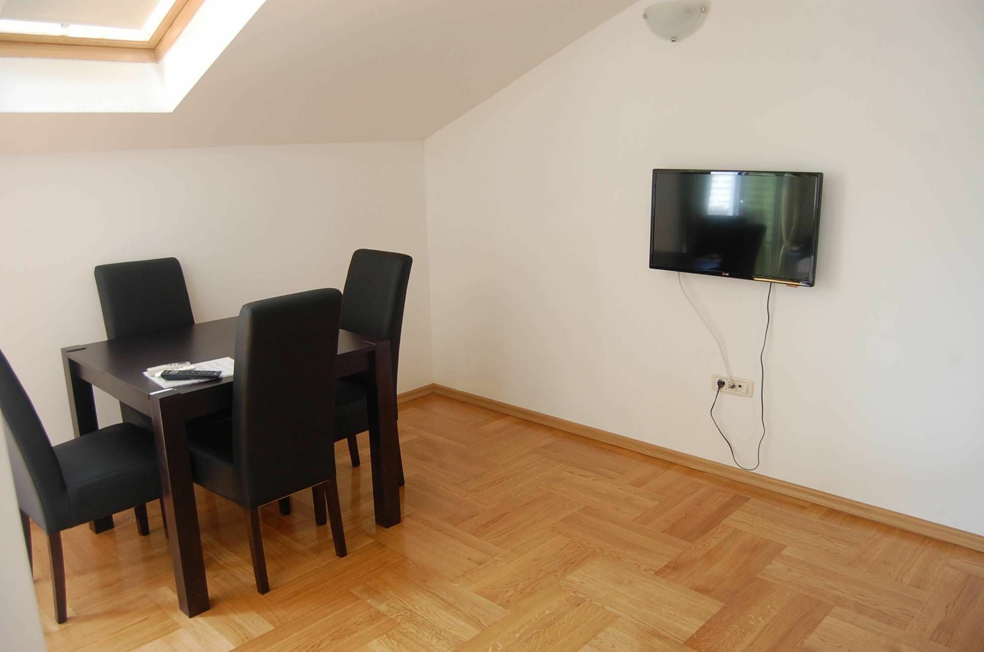 The Old Town Terrace Apartments 부드바 외부 사진