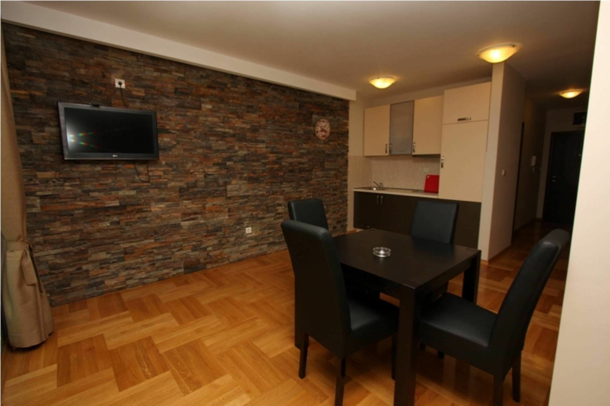 The Old Town Terrace Apartments 부드바 외부 사진